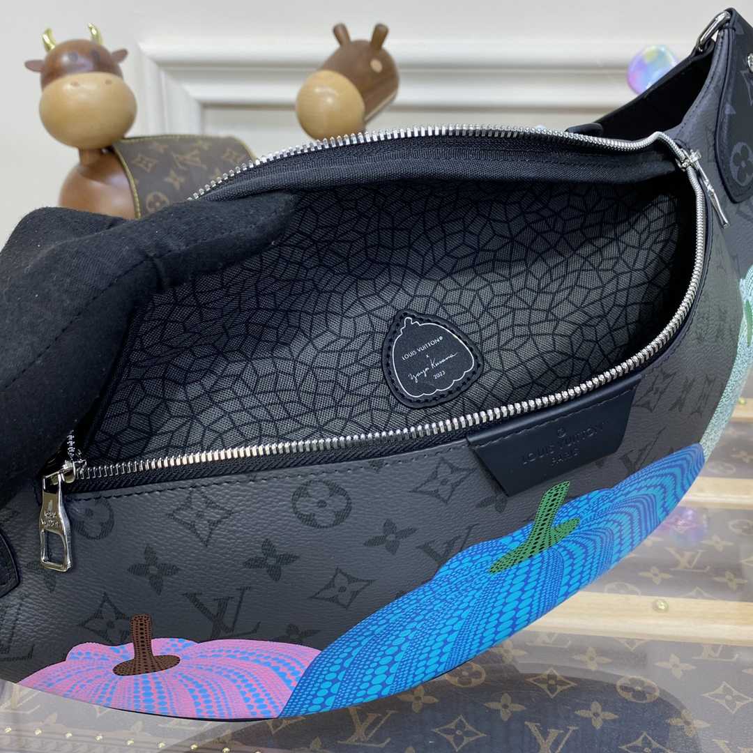 Louis Vuitton LV x YK Maxi Bumbag (47-20-9cm)   M46436 - PerfectKickZ