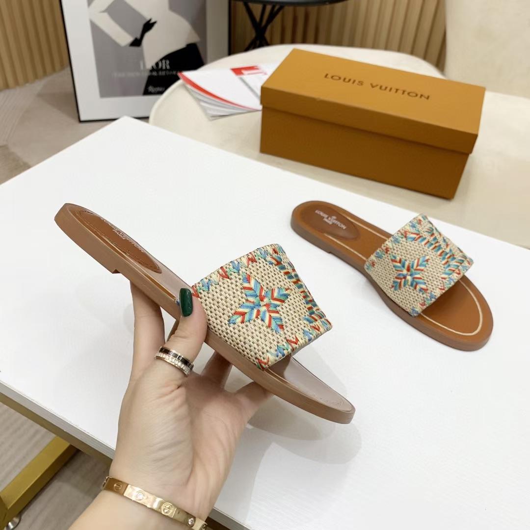 Louis Vuitton Lock It Flat Mule - 