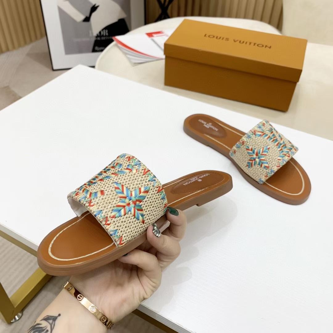 Louis Vuitton Lock It Flat Mule - 