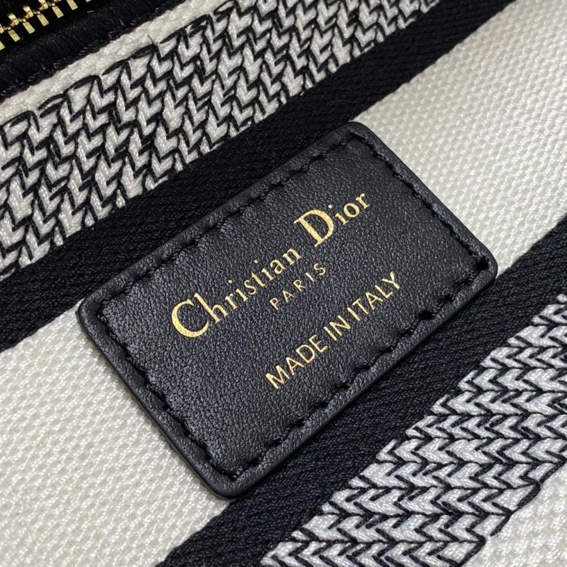 Dior Medium Lady D-lite Bag - PerfectKickZ