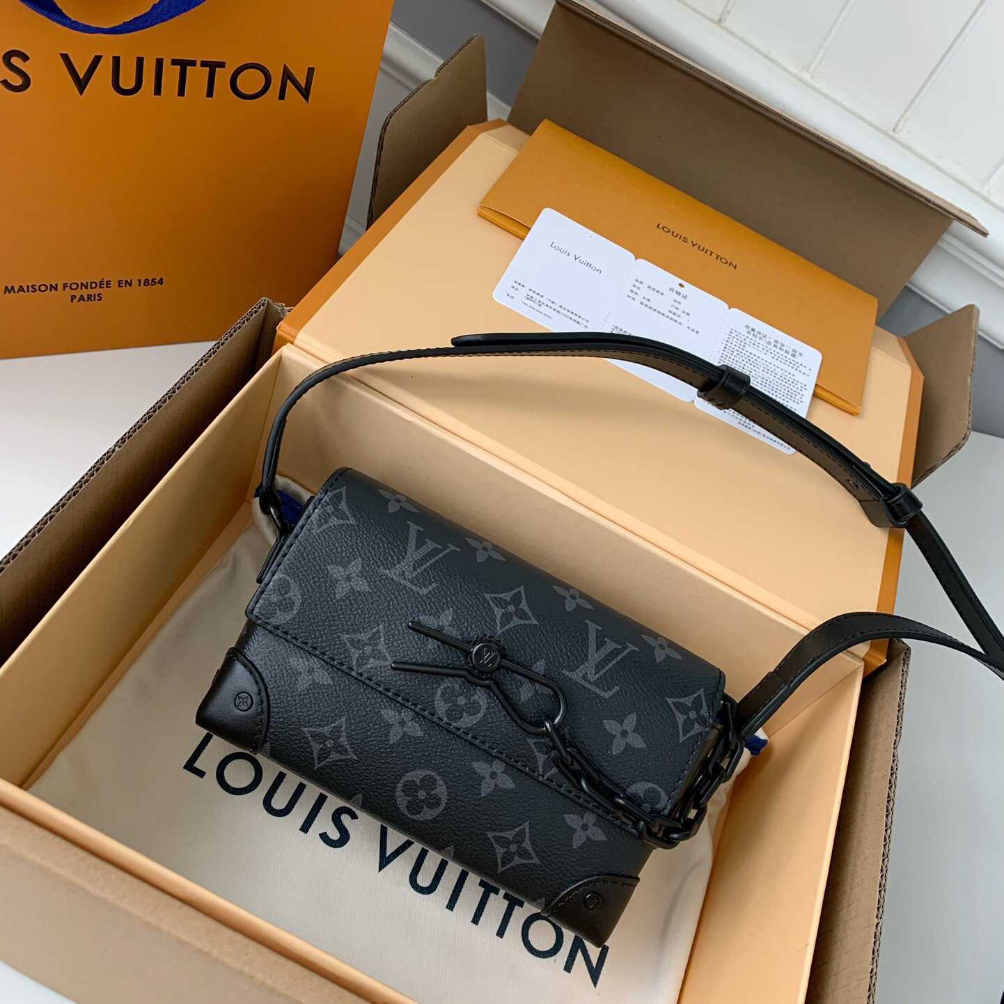 Louis Vuitton Steamer Wearable Wallet   M81783 - PerfectKickZ