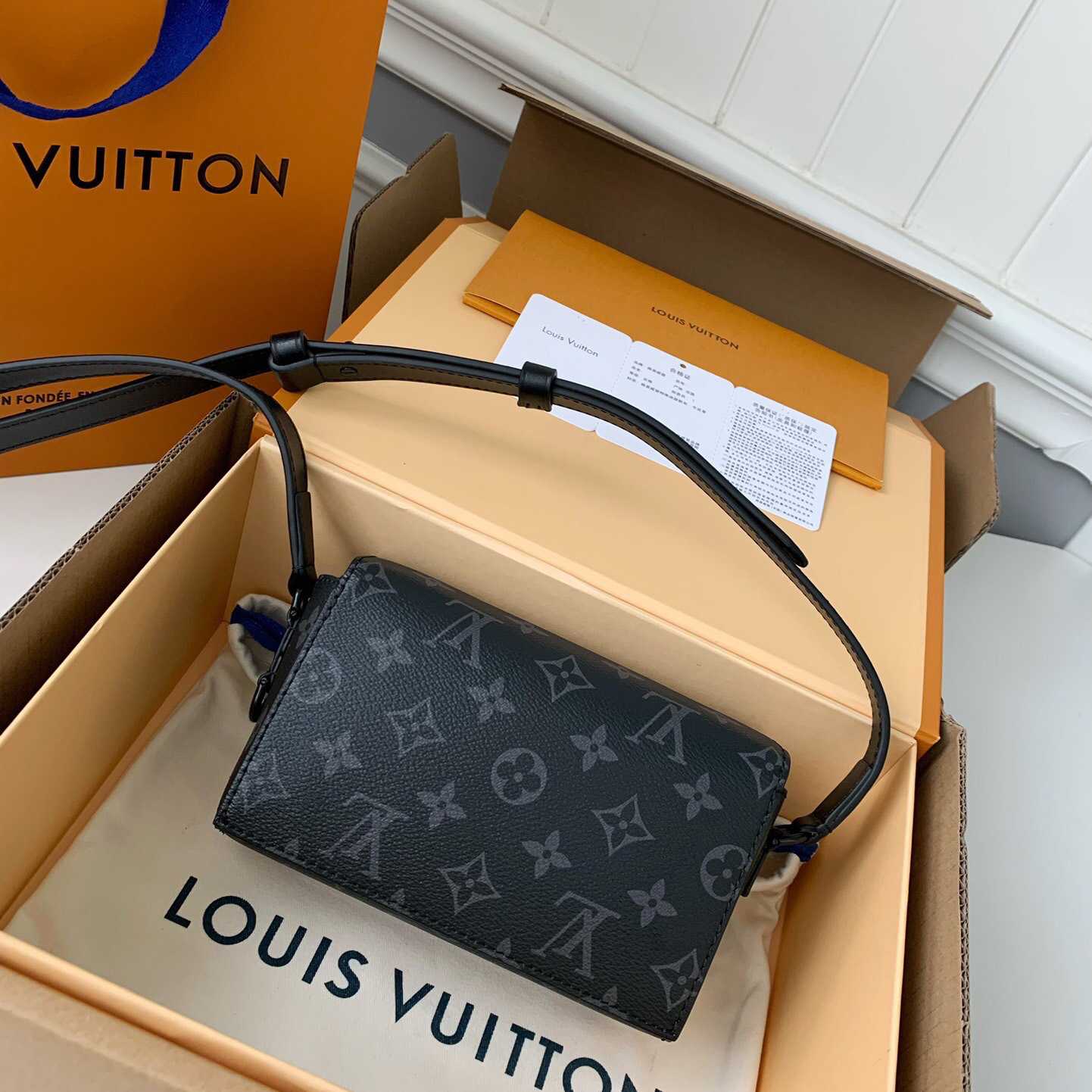 Louis Vuitton Steamer Wearable Wallet   M81783 - PerfectKickZ