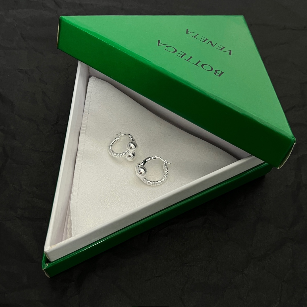 Bottega Veneta Intreccio Hoop Earrings - PerfectKickZ