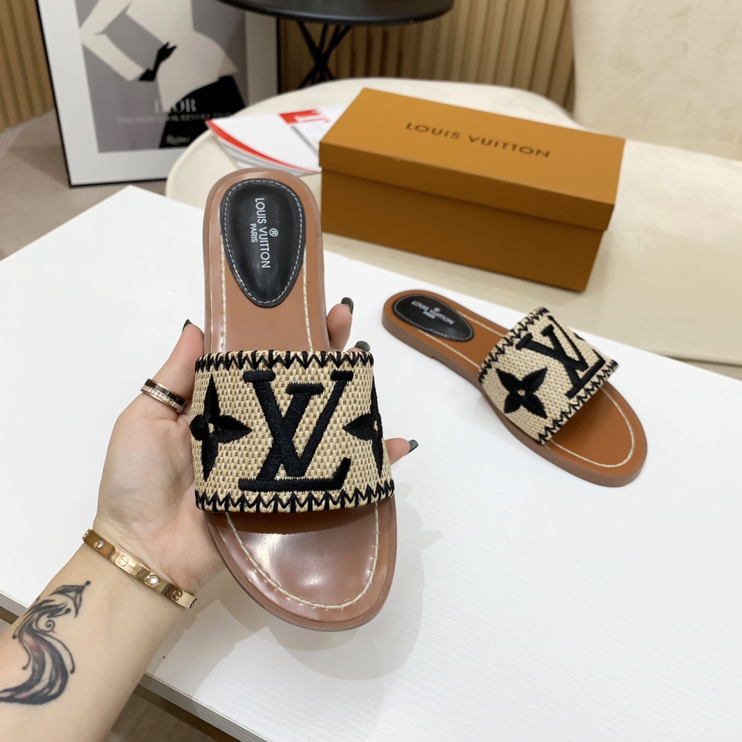 Louis Vuitton Lock It Flat Mule - PerfectKickZ