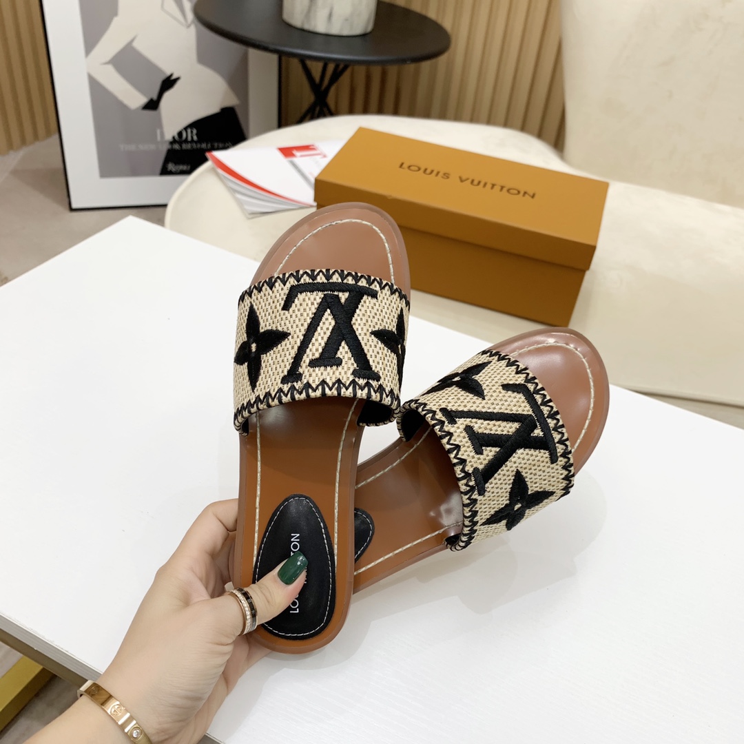 Louis Vuitton Lock It Flat Mule - PerfectKickZ
