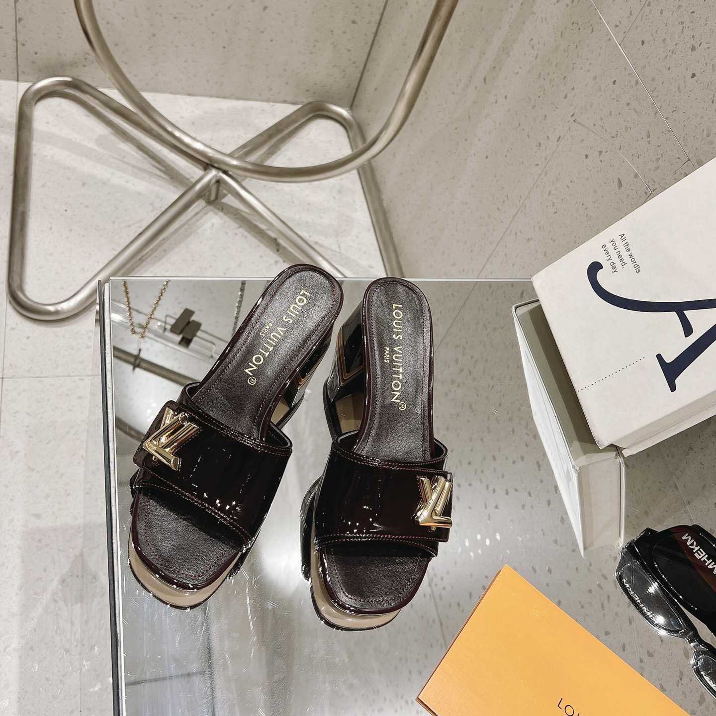 Louis Vuitton Shake Mule   1ABIDW - PerfectKickZ