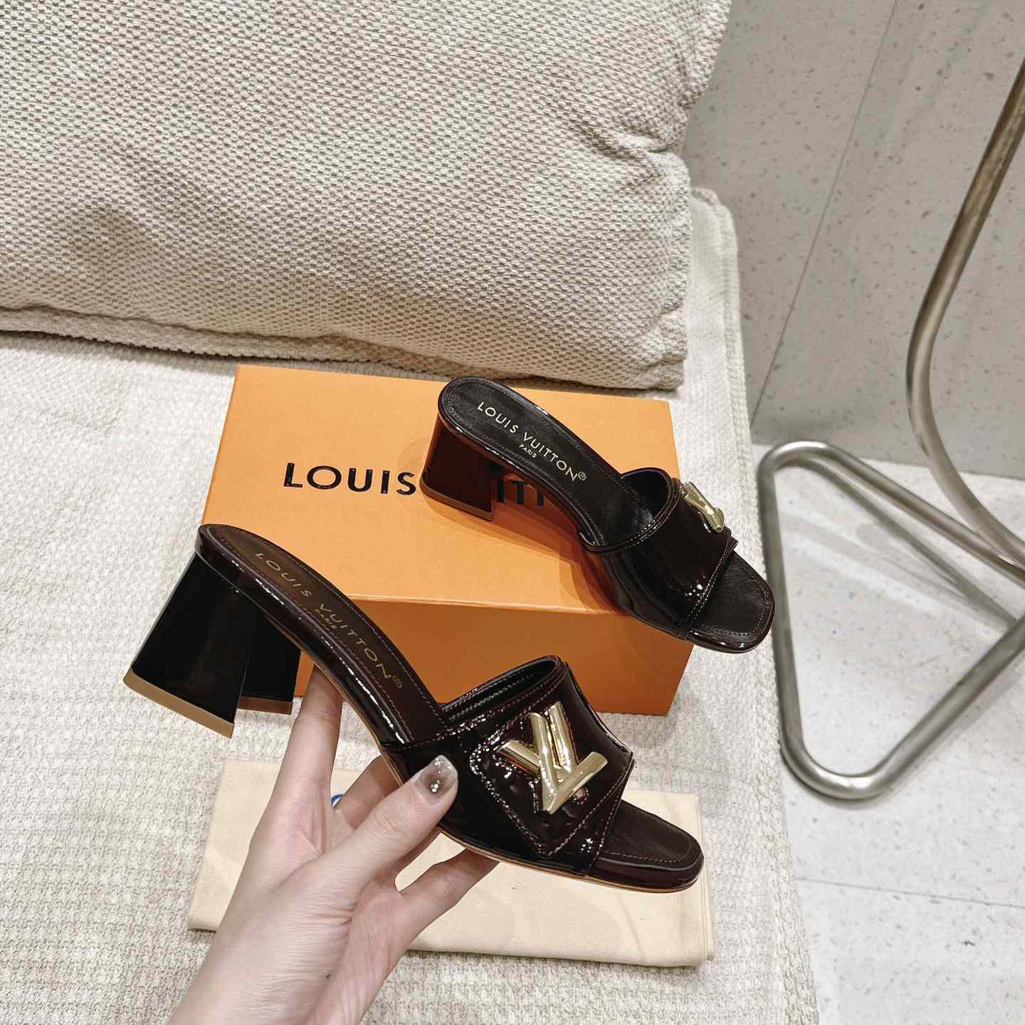 Louis Vuitton Shake Mule   1ABIDW - PerfectKickZ