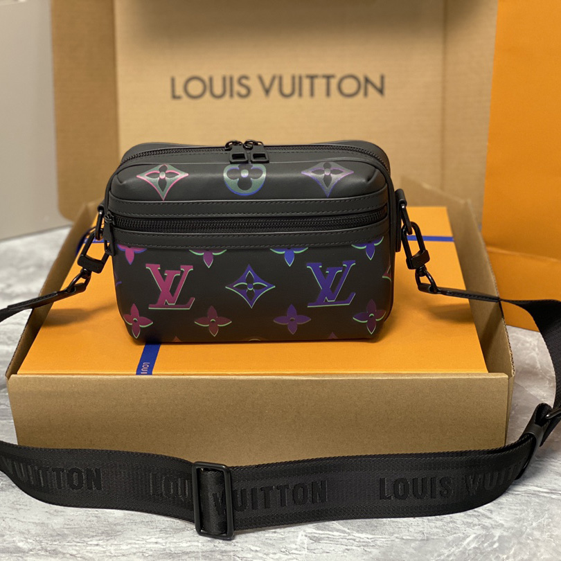  Louis Vuitton Comet Messenger PM Other Leathers(21.5-14-7.5cm)    M22495 - PerfectKickZ