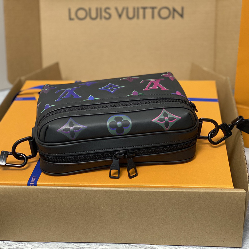  Louis Vuitton Comet Messenger PM Other Leathers(21.5-14-7.5cm)    M22495 - PerfectKickZ