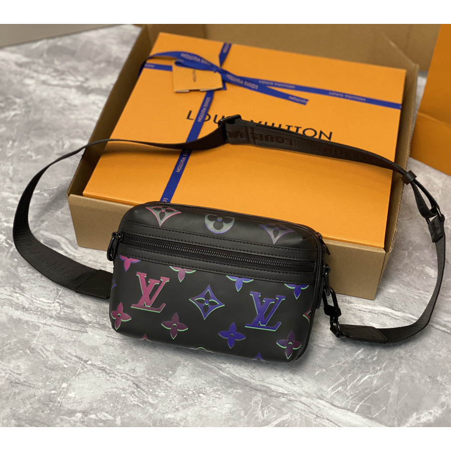  Louis Vuitton Comet Messenger PM Other Leathers(21.5-14-7.5cm)    M22495 - PerfectKickZ