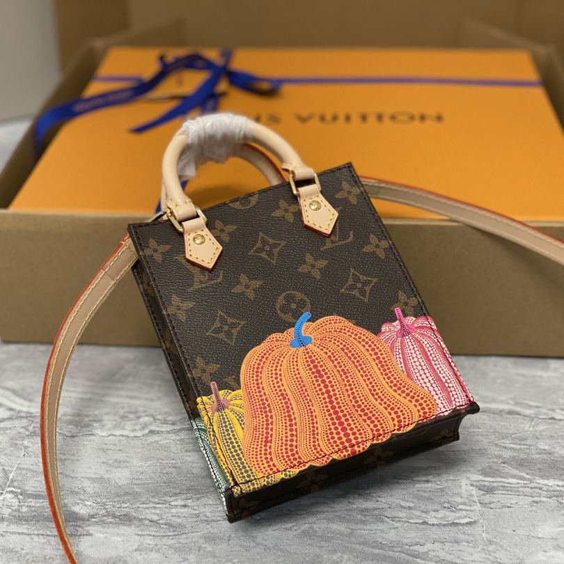 Louis Vuitton LV x YK Petit Sac Plat (14 x 17 x 5 cm)  M82112 - PerfectKickZ
