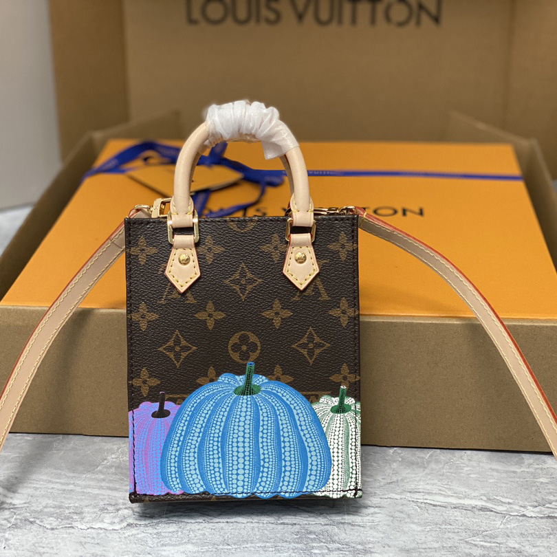 Louis Vuitton LV x YK Petit Sac Plat (14 x 17 x 5 cm)  M82112 - PerfectKickZ