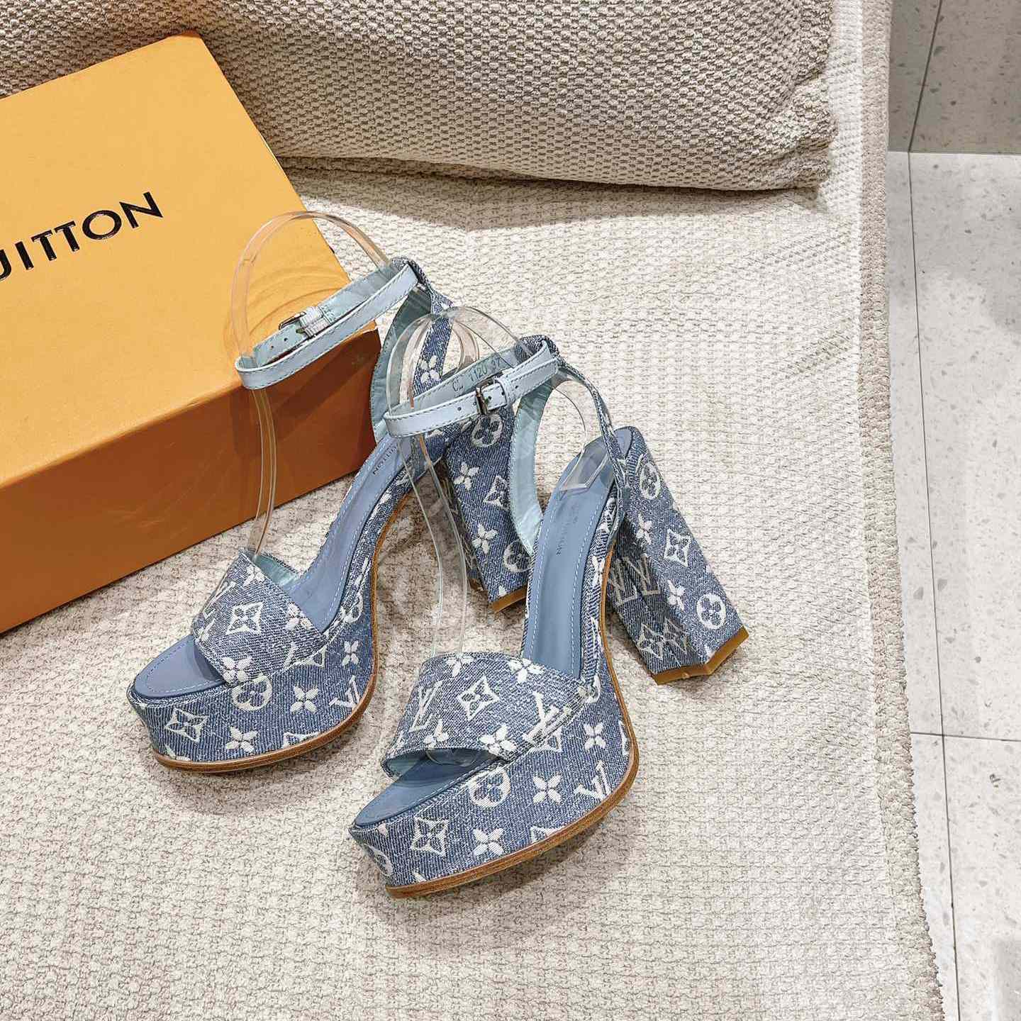 Louis Vuitton Fame Platform Sandal   1AAZC0 - PerfectKickZ
