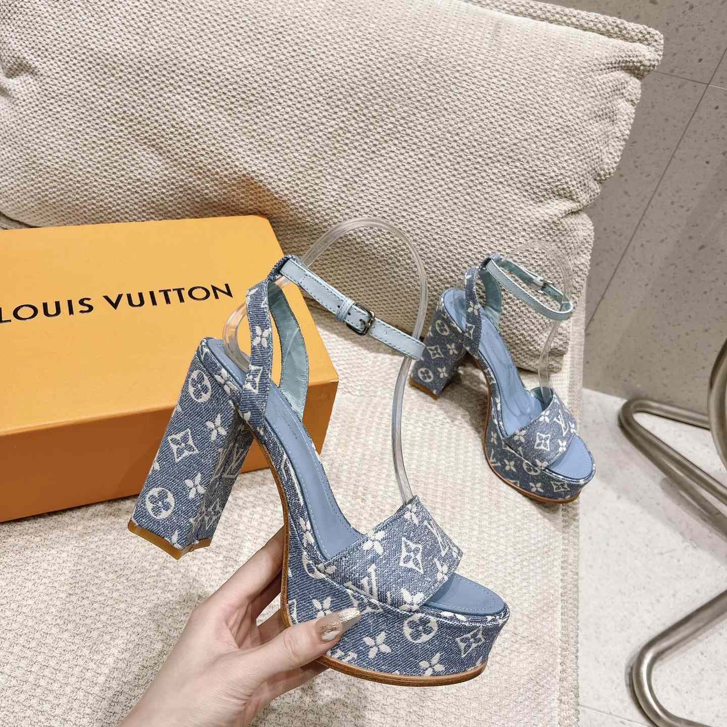 Louis Vuitton Fame Platform Sandal   1AAZC0 - PerfectKickZ