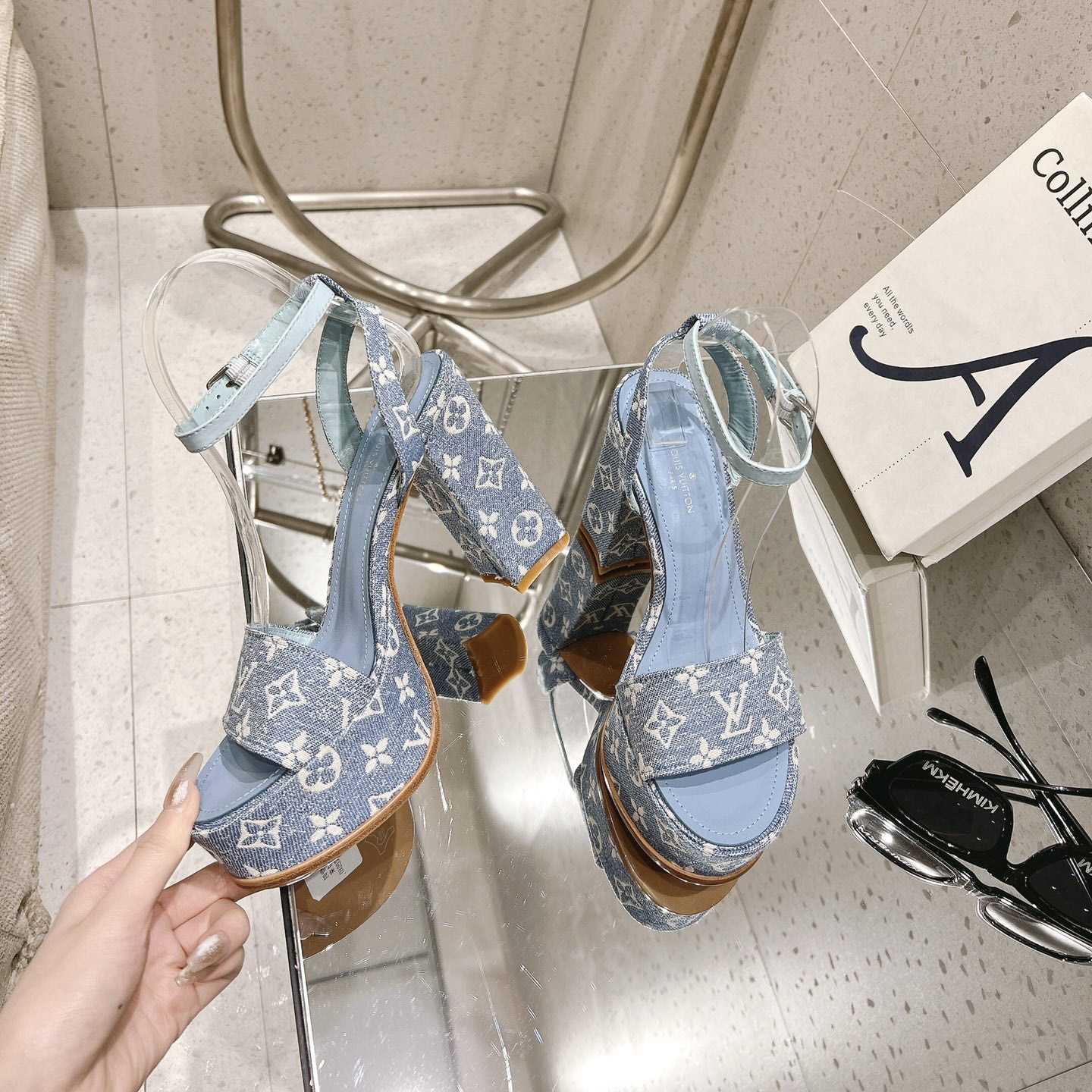 Louis Vuitton Fame Platform Sandal   1AAZC0 - PerfectKickZ