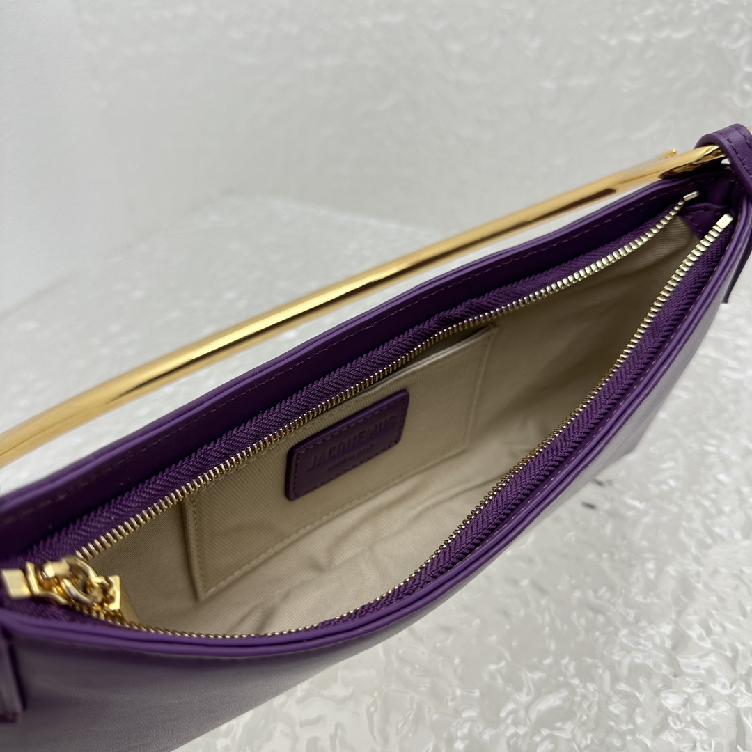 Jacquemus Le Bisou Mousqueton Carabiner Strap Shoulder Bag - PerfectKickZ