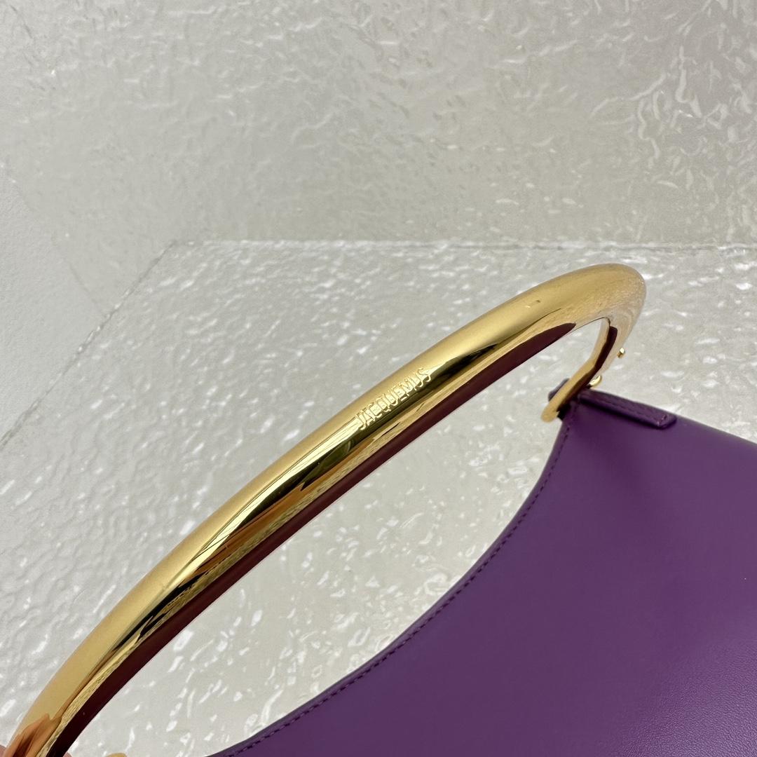 Jacquemus Le Bisou Mousqueton Carabiner Strap Shoulder Bag - 