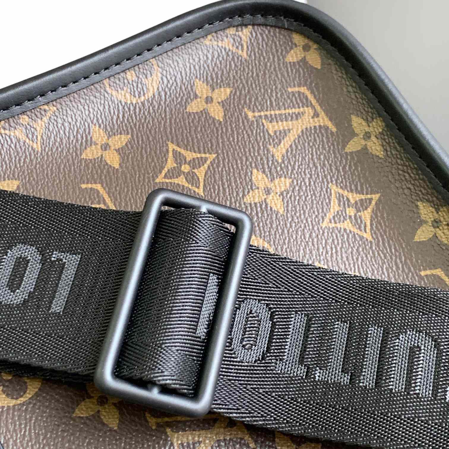 Louis Vuitton Archy Messenger MM(35x24x8CM)   M46328 - PerfectKickZ