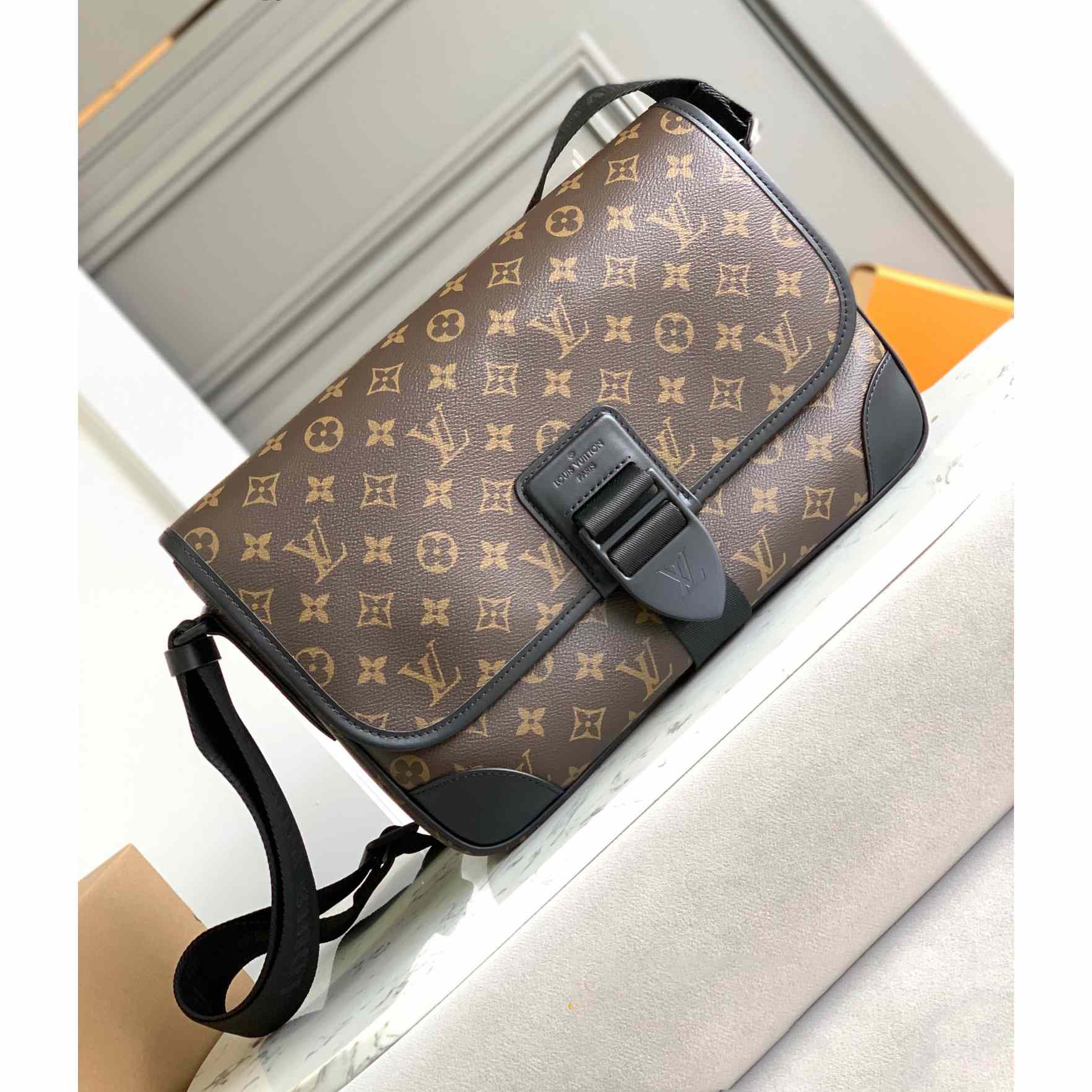 Louis Vuitton Archy Messenger MM(35x24x8CM)   M46328 - PerfectKickZ
