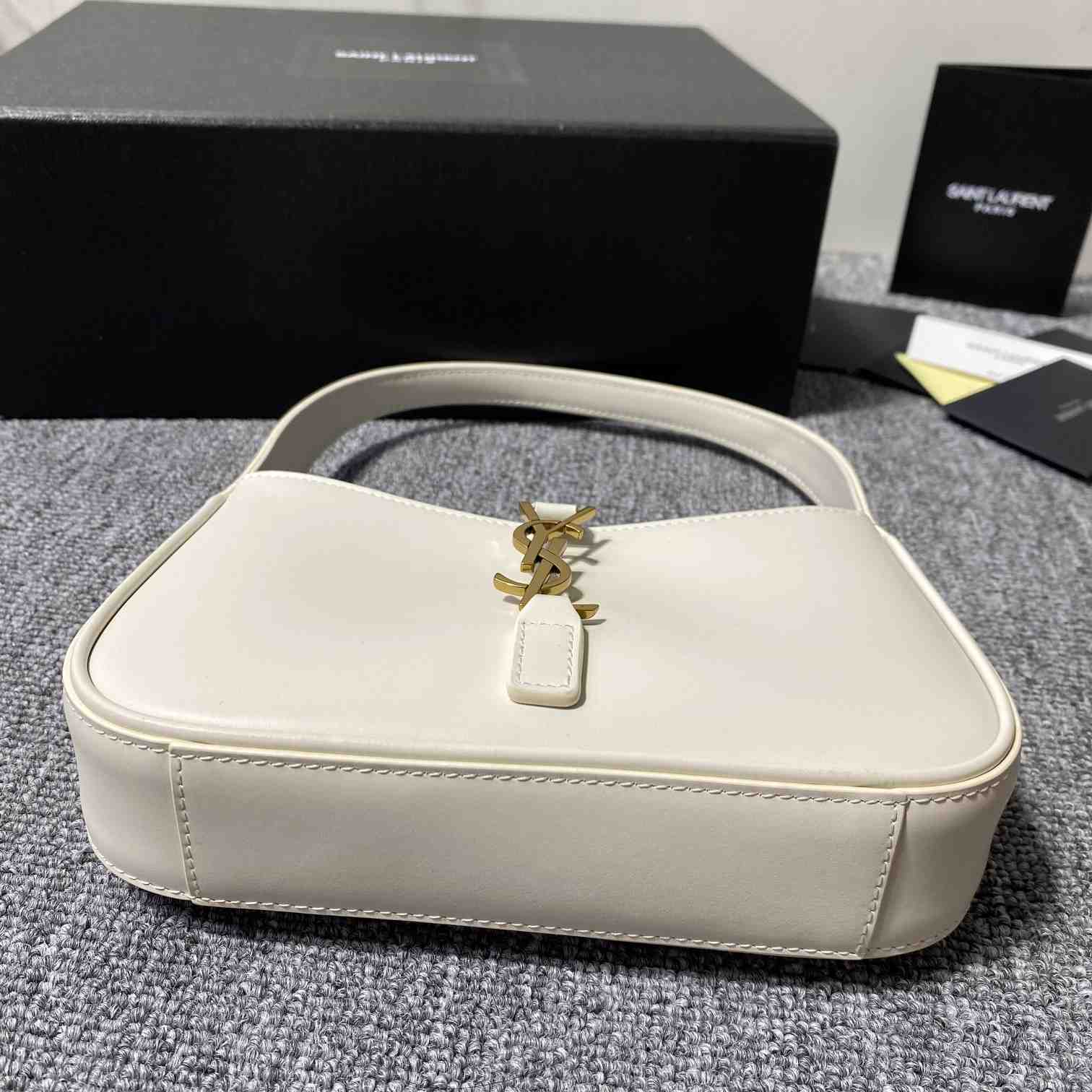 Saint Laurent Le 5 À 7 In Smooth Leather - PerfectKickZ