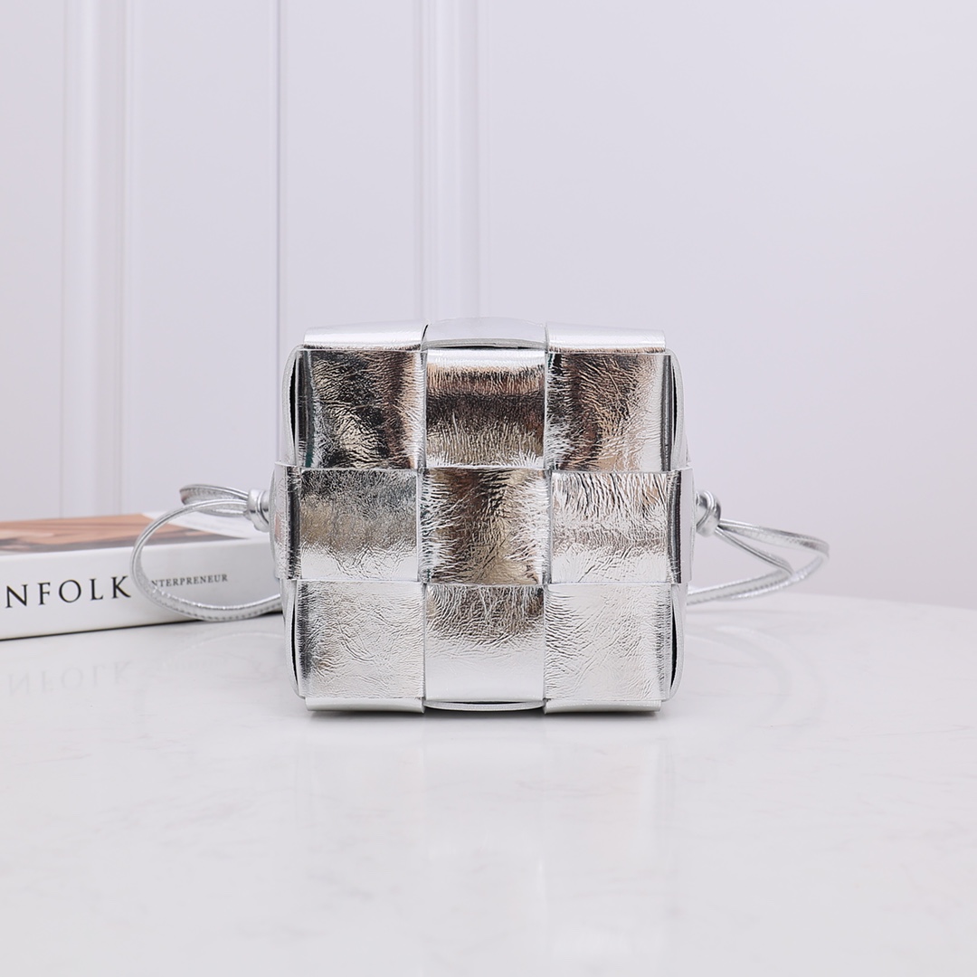 Bottega Veneta Small Cassette Cross-Body Bucket - PerfectKickZ