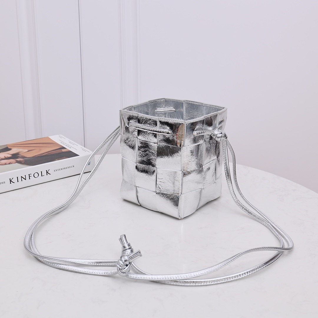 Bottega Veneta Small Cassette Cross-Body Bucket - PerfectKickZ