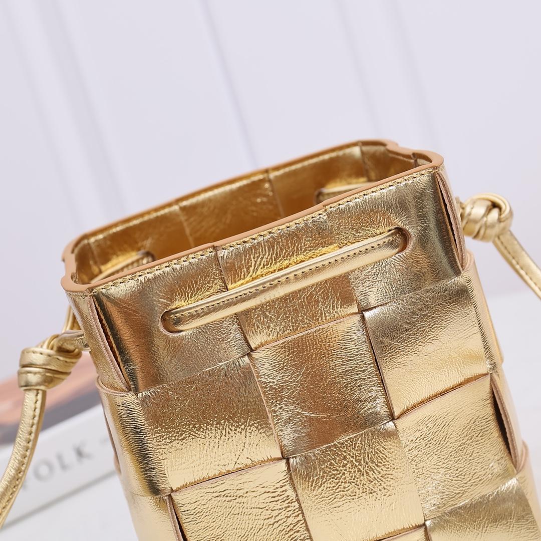 Bottega Veneta Small Cassette Cross-Body Bucket - PerfectKickZ