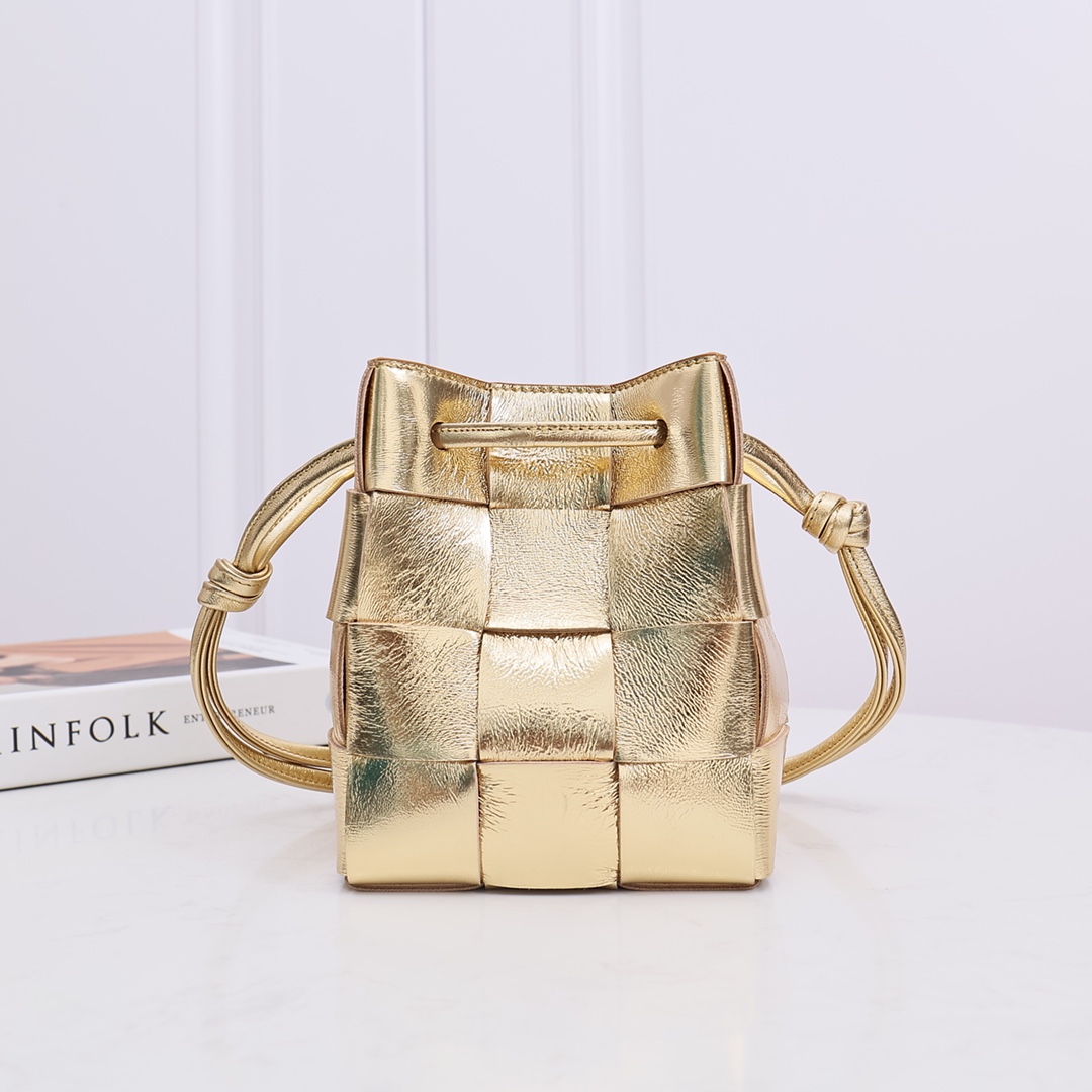 Bottega Veneta Small Cassette Cross-Body Bucket - PerfectKickZ