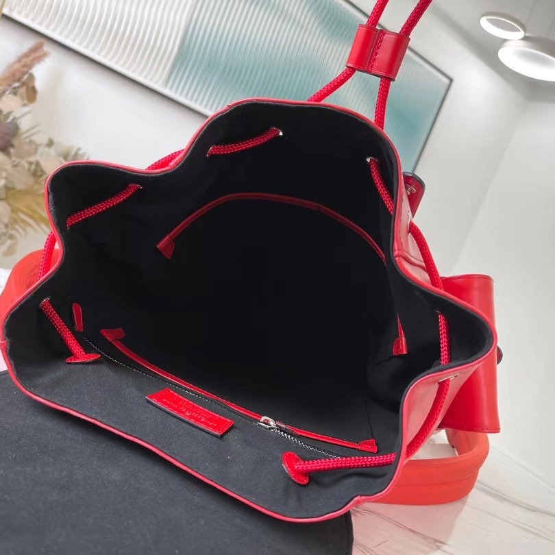 Louis Vuitton x Supreme Christopher Backpack (26*47*13cm) - PerfectKickZ