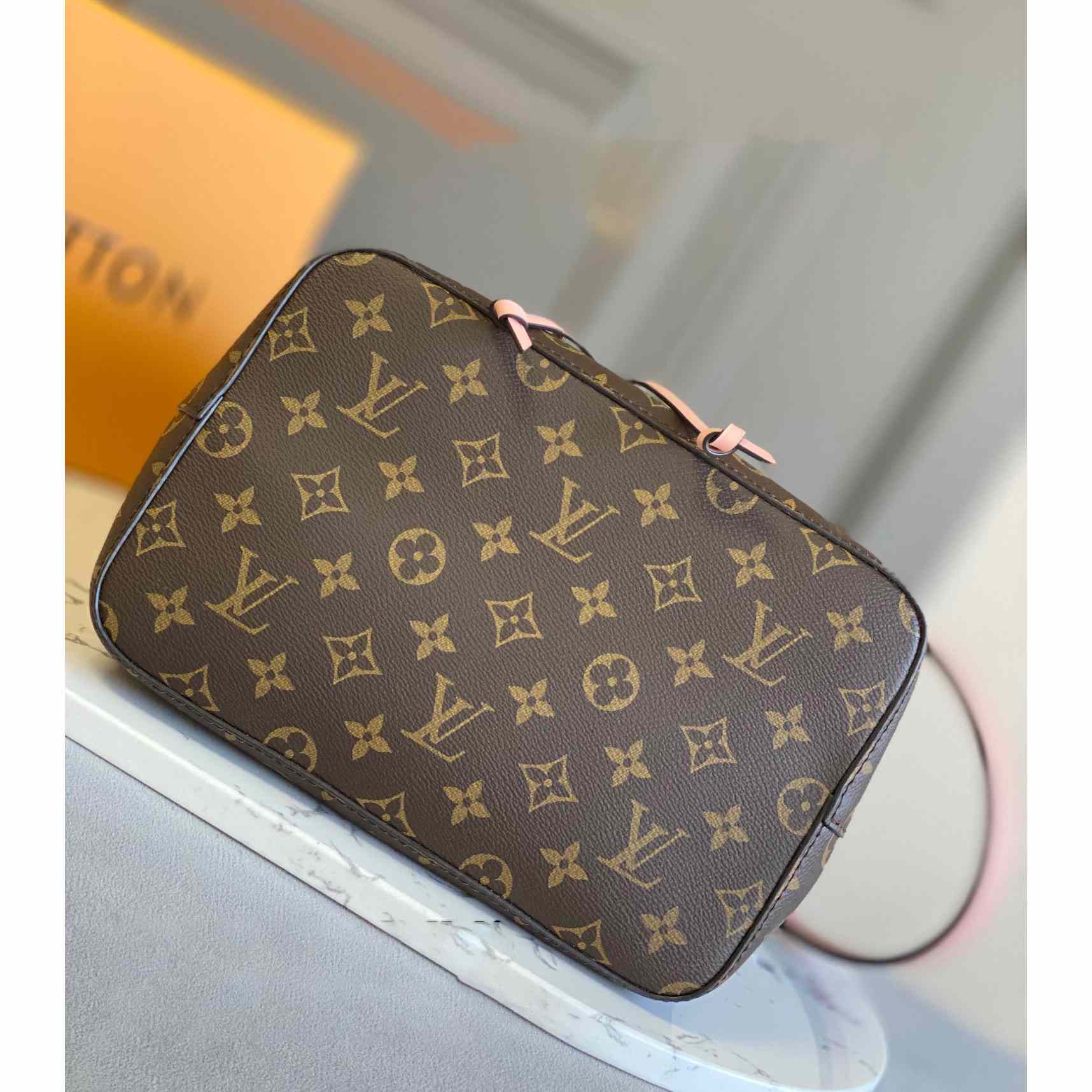 Louis Vuitton Néonoé (26 x 26 x 17.5cm) M44022 - PerfectKickZ