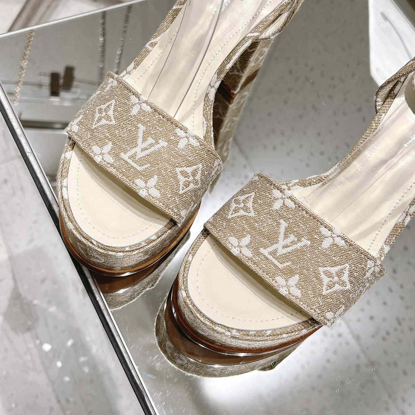 Louis Vuitton Fame Platform Sandal   1AAZCF - PerfectKickZ