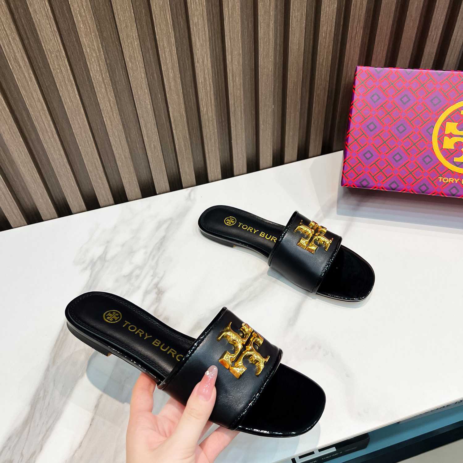 Tory Burch Eleanor Slide - PerfectKickZ