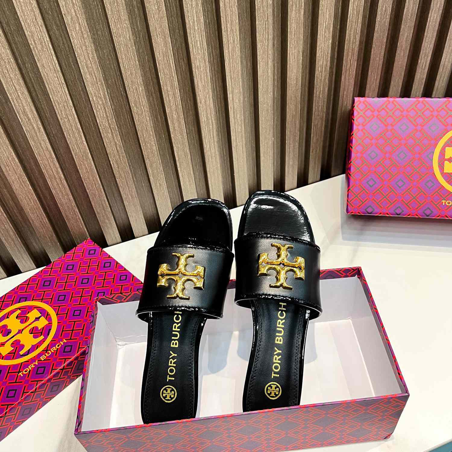 Tory Burch Eleanor Slide - PerfectKickZ