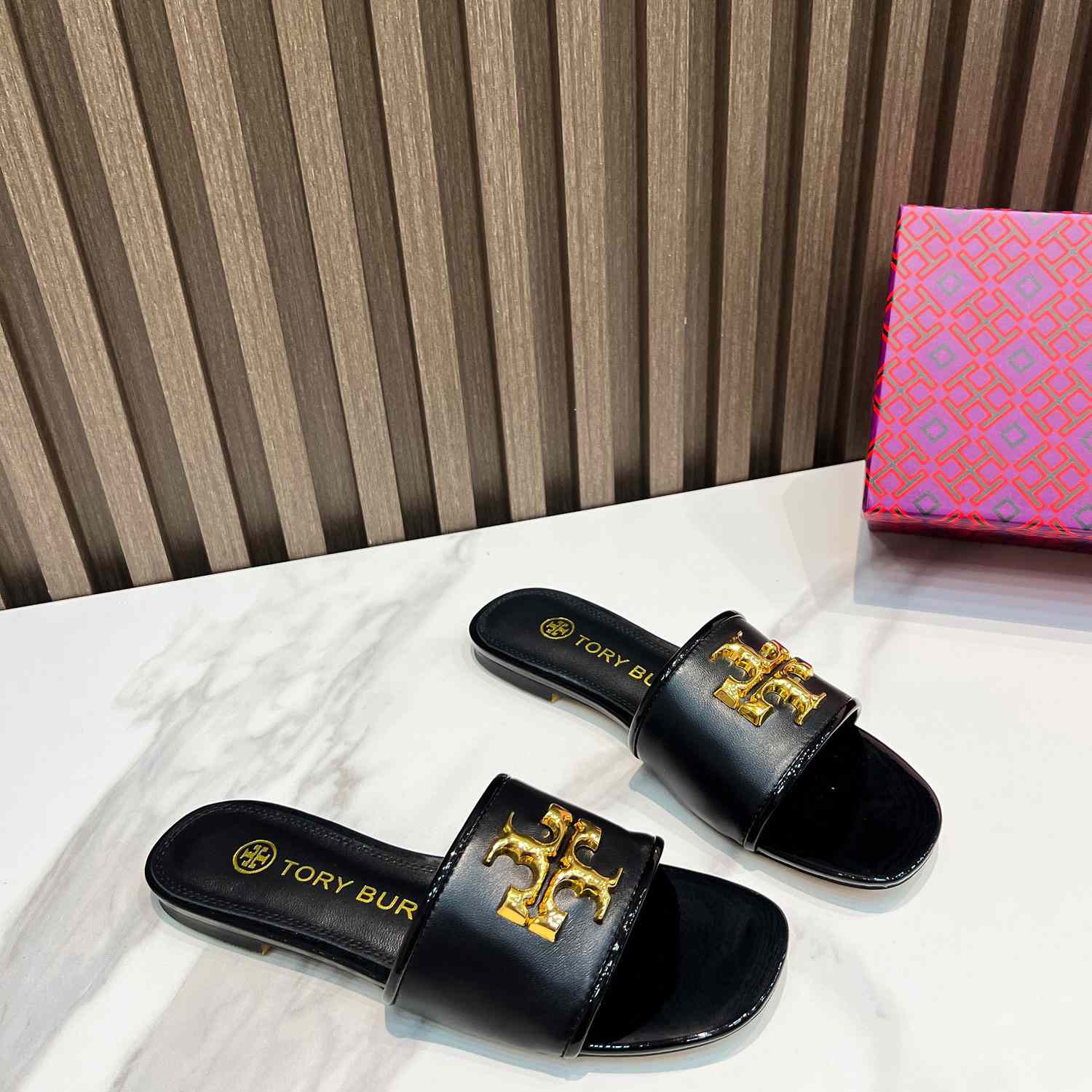 Tory Burch Eleanor Slide - PerfectKickZ