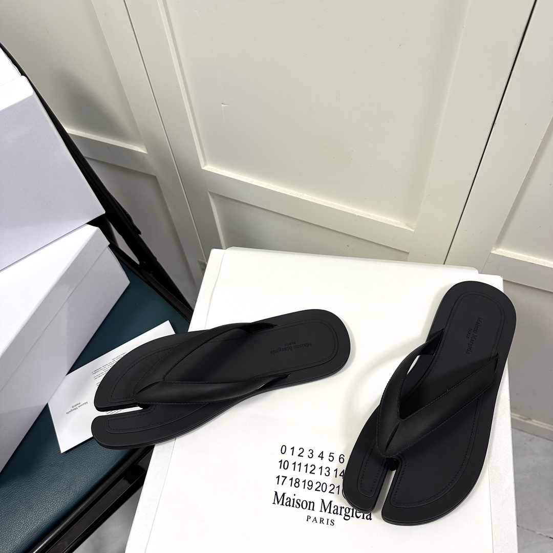 Maison Margiela Tabi Open-Toe Flip-Flops - 
