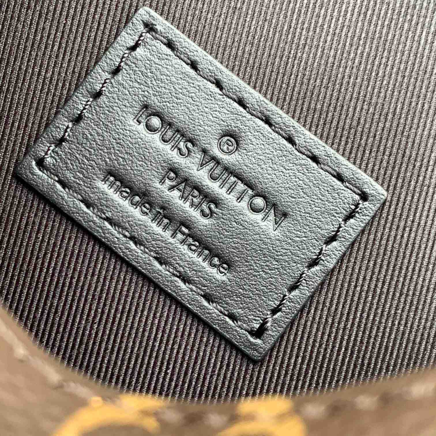 Louis VuittonArchy Messenger PM(16x22x7CM)   M46442 - PerfectKickZ