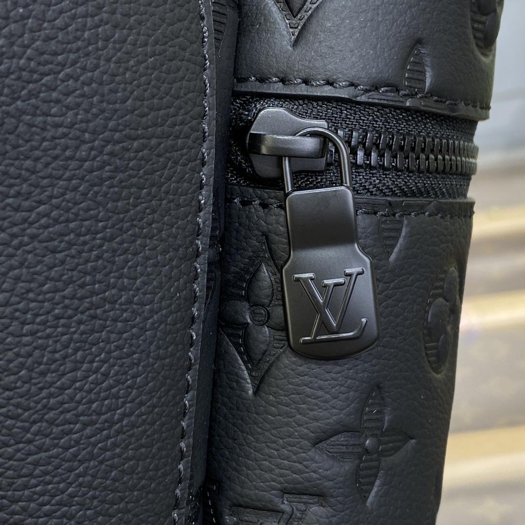 Louis Vuitton Discovery Backpack (29*38*20cm)    M46553 - PerfectKickZ