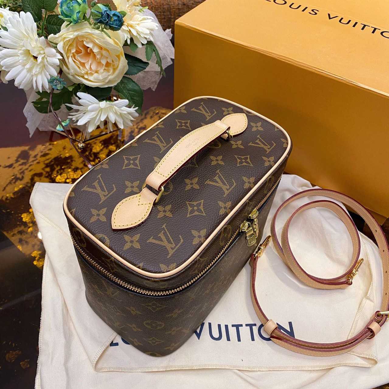 Louis Vuitton Nice BB Toiletry Pouch(24-14-17cm)  M42265 - PerfectKickZ