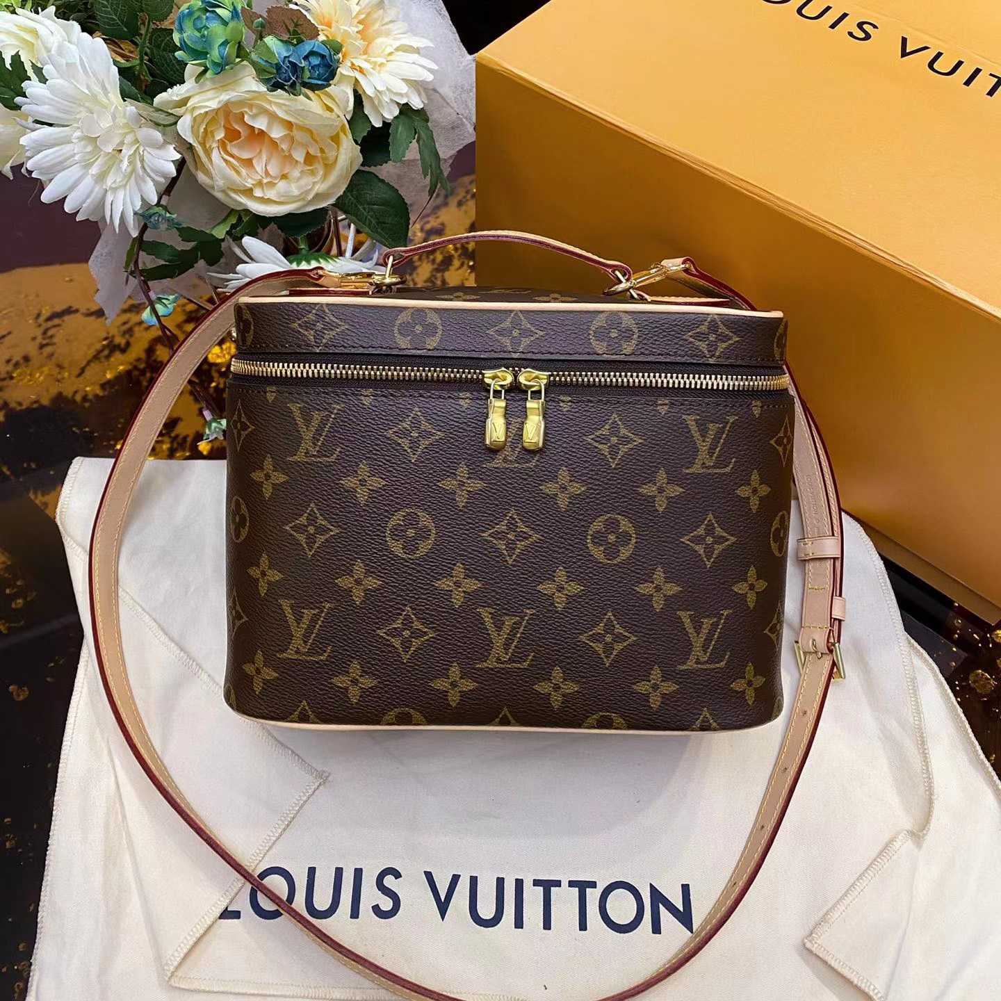 Louis Vuitton Nice BB Toiletry Pouch(24-14-17cm)  M42265 - PerfectKickZ