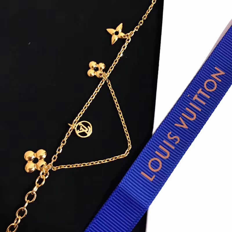 Louis Vuitton Blooming Supple Necklace   M64855 - PerfectKickZ