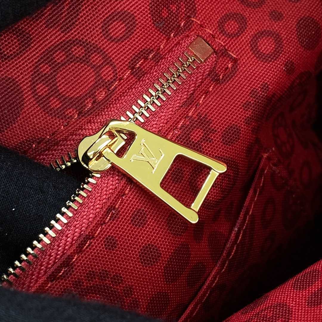 Louis Vuitton LV x YK OnTheGo MM(35 x 27 x 14cm)  M46429 - PerfectKickZ
