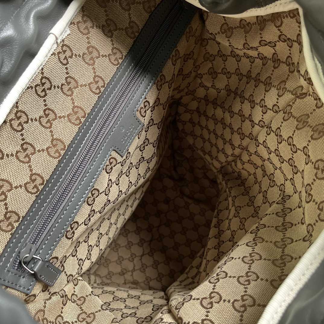 Gucci Backpack With Tonal Double G(38-44-15cm) - 