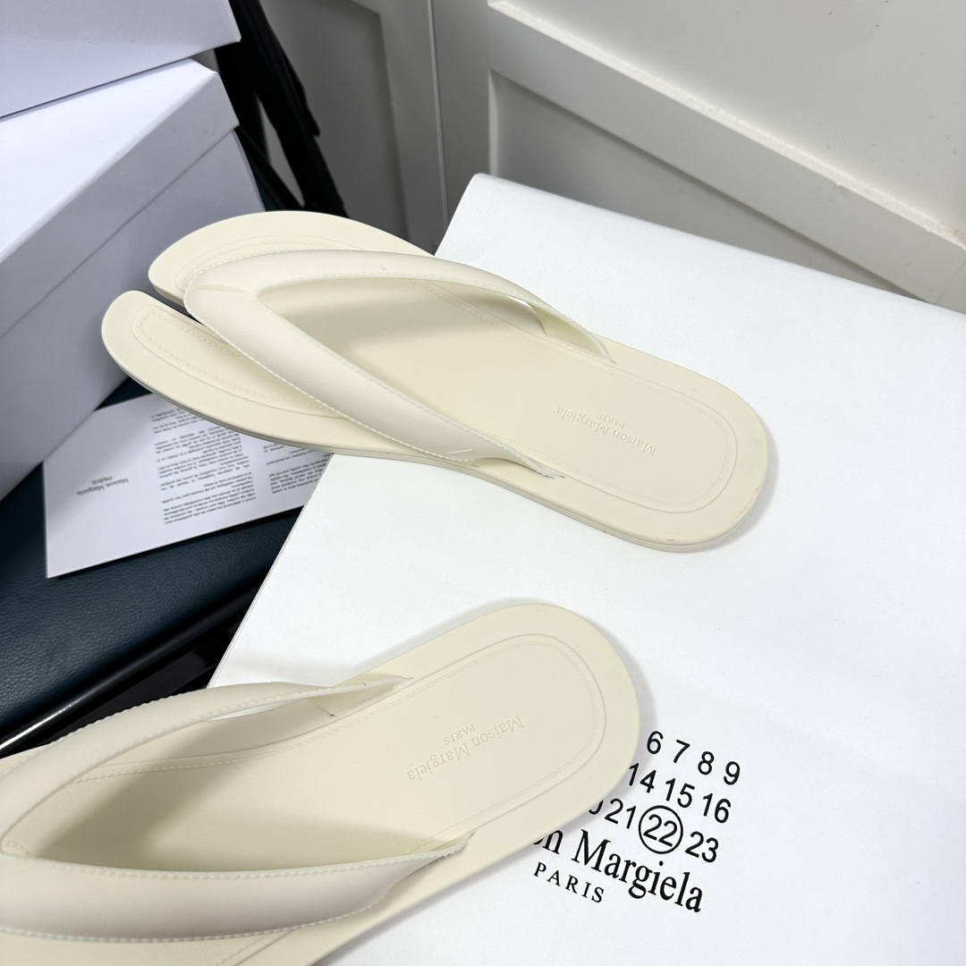 Maison Margiela Tabi Open-Toe Flip-Flops - 
