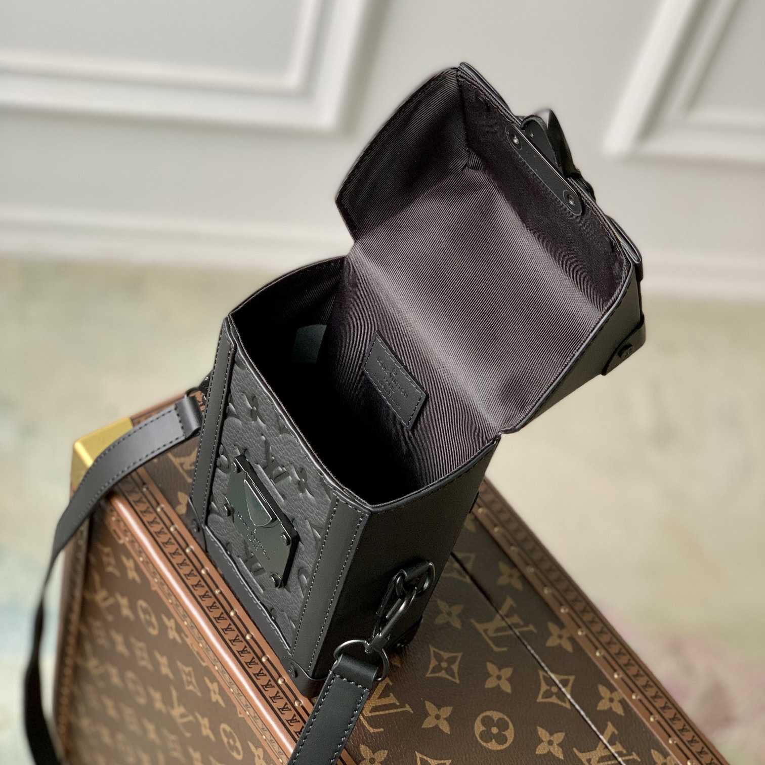 Louis VuittonVertical Trunk Wearable Wallet (10.7x17.5x6.8cm) M82070 - PerfectKickZ