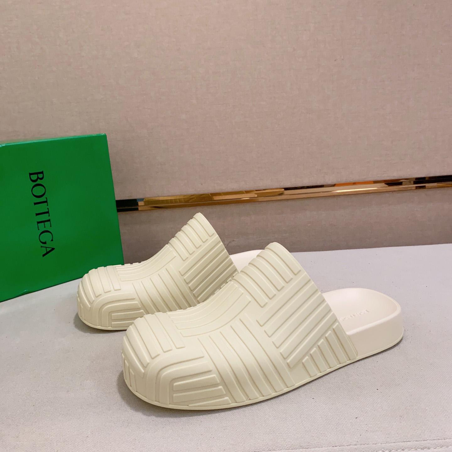 Bottega Veneta Rubber Clogs - PerfectKickZ