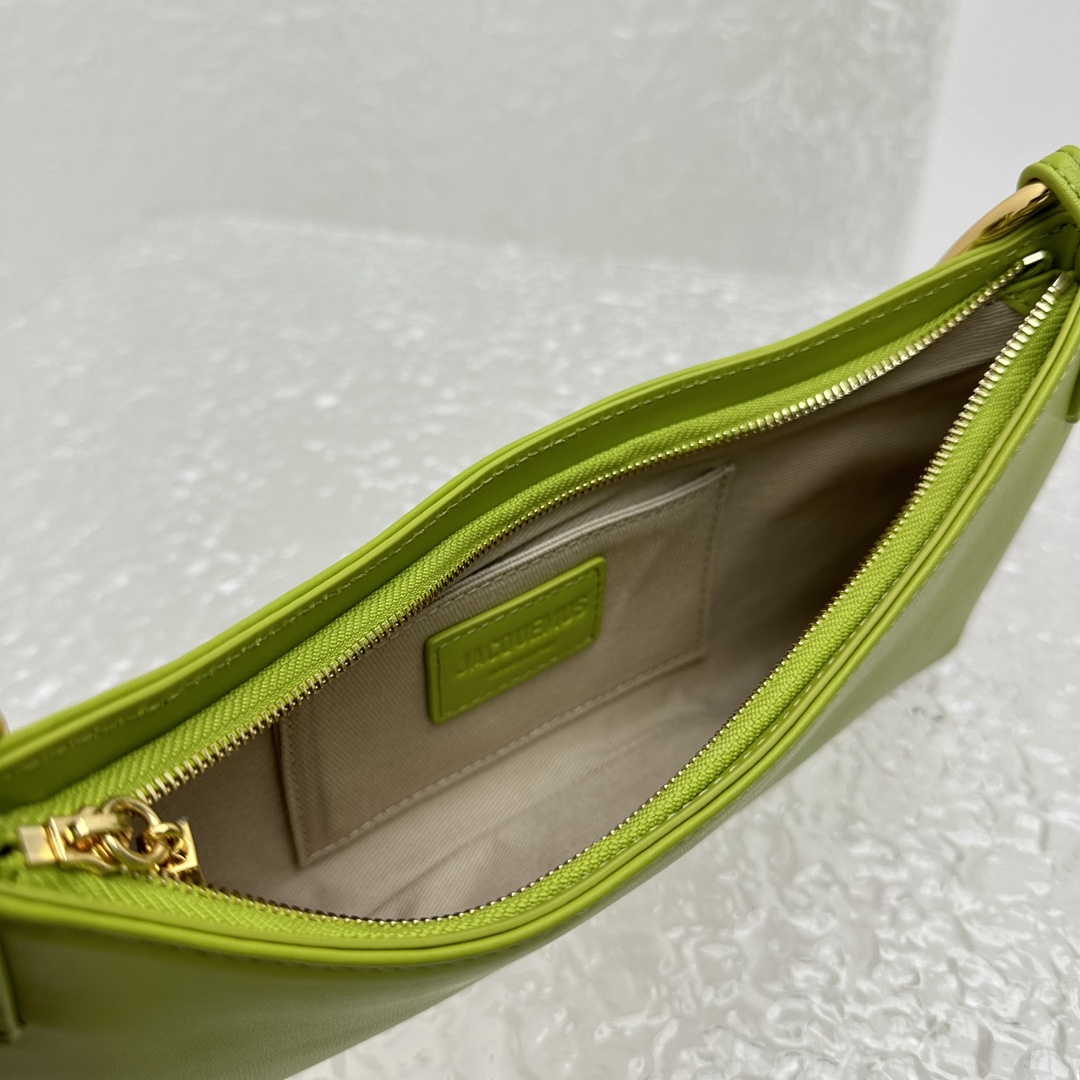 Jacquemus Le Bisou Mousqueton Carabiner Strap Shoulder Bag - PerfectKickZ