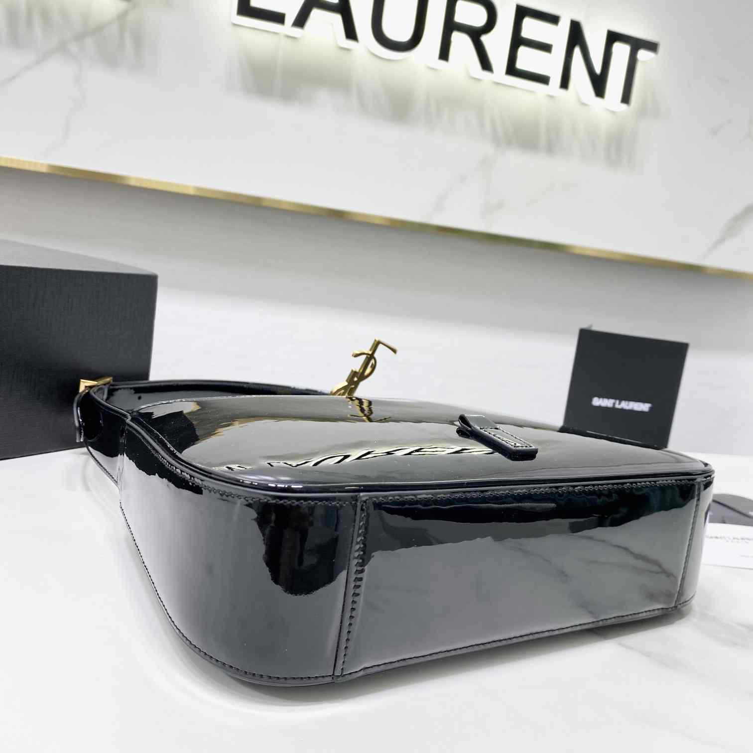 Saint Laurent Le 5 À 7 In Patent Leather - 