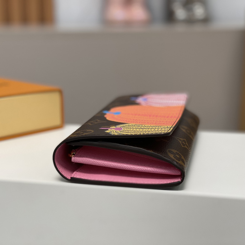 Louis Vuitton LV x YK Sarah Wallet (19 x 10.5 x 2 cm)    M82114 - PerfectKickZ
