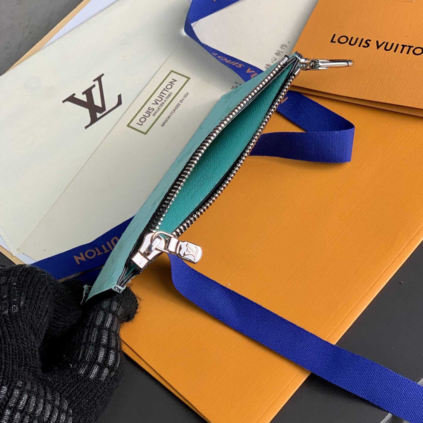 Louis Vuitton Gaston Wearable Wallet(18.5 x 11 x 6.5cm)M30934 - 