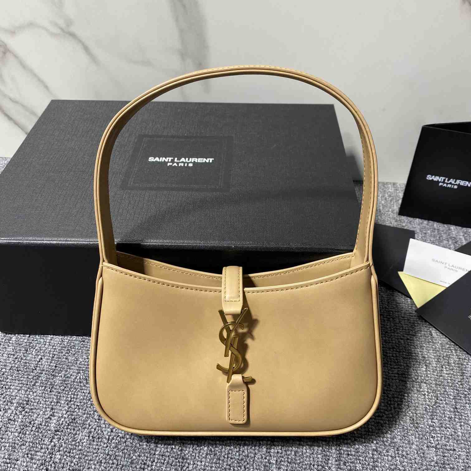 Saint Laurent Le 5 À 7 In Smooth Leather - PerfectKickZ